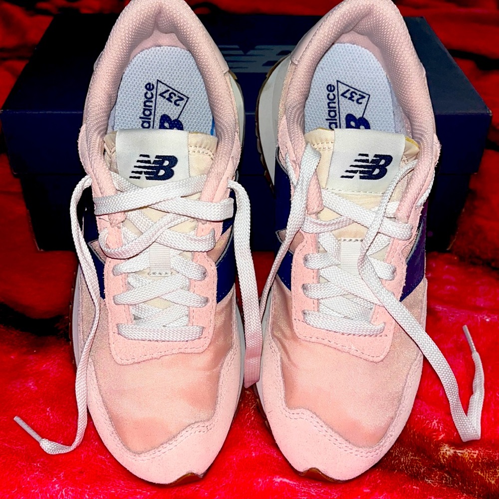 NEW BALANCE 237 W6.5/M5 PINK SUEDE/BLUE/WHITE SNEAKERS